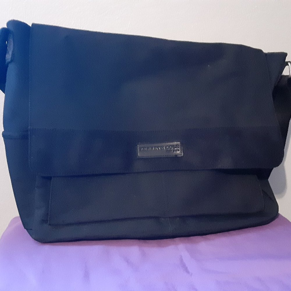Kenneth Cole Large Messenger Bag 14 “tall and 18”wide